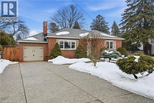 59 Oakley Court, Ancaster, ON - Outdoor