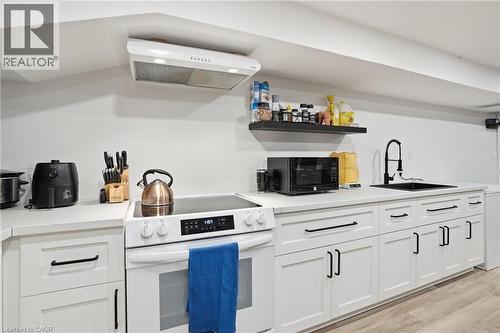 59 Oakley Court, Ancaster, ON - Indoor Photo Showing Kitchen
