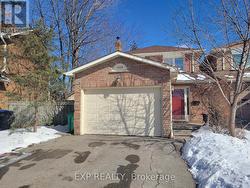 1104 SAWGRASS CRESCENT  Mississauga, ON L5C 3V4