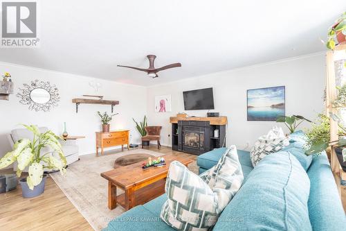 104 Cameron Drive, Kawartha Lakes (Fenelon), ON - Indoor Photo Showing Living Room With Fireplace