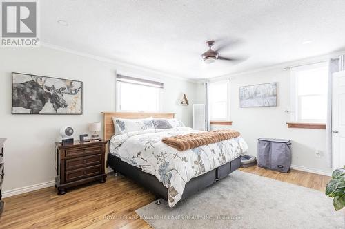 104 Cameron Drive, Kawartha Lakes (Fenelon), ON - Indoor Photo Showing Bedroom