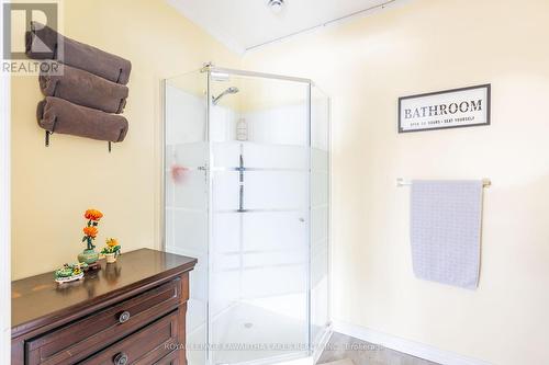 104 Cameron Drive, Kawartha Lakes (Fenelon), ON - Indoor Photo Showing Bathroom