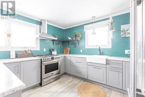 104 Cameron Drive, Kawartha Lakes (Fenelon), ON - Indoor Photo Showing Kitchen