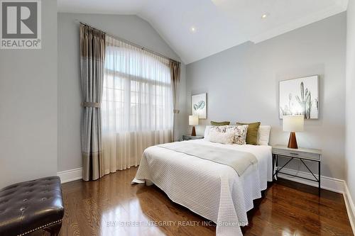170 Crane Street, Aurora, ON - Indoor Photo Showing Bedroom