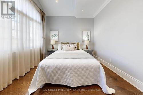 170 Crane Street, Aurora, ON - Indoor Photo Showing Bedroom