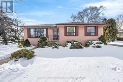 2 LITTLEWOOD CRESCENT  Toronto (Eringate-Centennial-West Deane), ON M9C 4A8