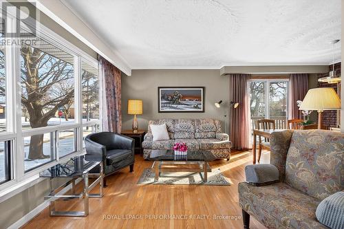 2 Littlewood Crescent, Toronto (Eringate-Centennial-West Deane), ON - Indoor Photo Showing Living Room