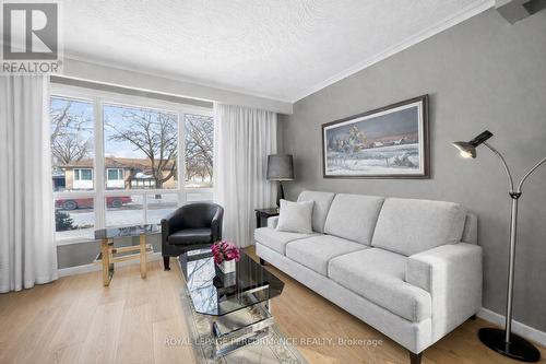 2 Littlewood Crescent, Toronto (Eringate-Centennial-West Deane), ON - Indoor Photo Showing Living Room