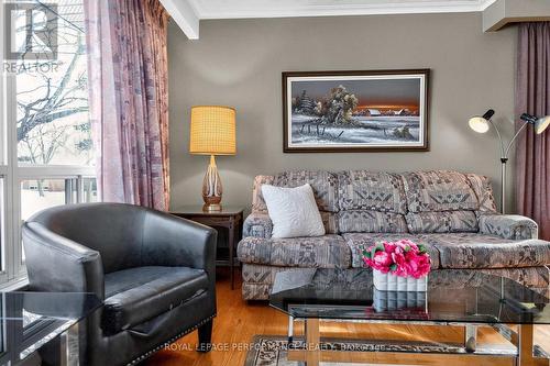 2 Littlewood Crescent, Toronto (Eringate-Centennial-West Deane), ON - Indoor Photo Showing Living Room