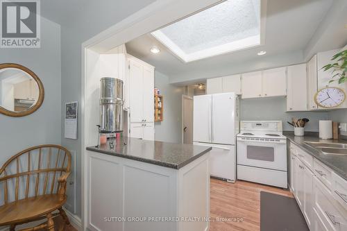 268 King Edward Avenue, London South (South J), ON - Indoor Photo Showing Kitchen With Double Sink
