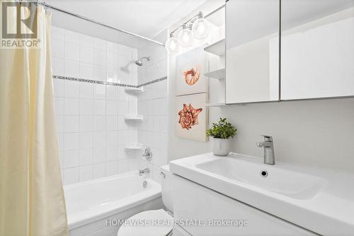 1807 - 914 Yonge Street, Toronto, ON - Indoor Photo Showing Bathroom