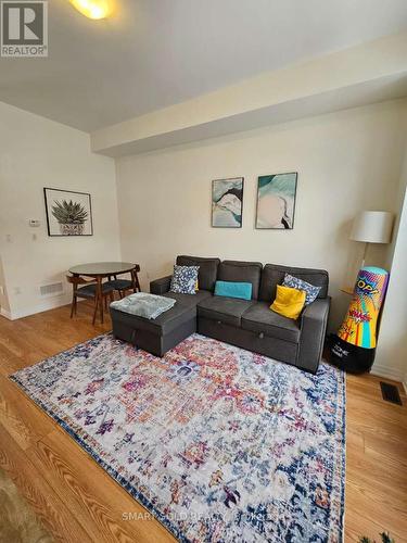 23 Millman Lane, Richmond Hill, ON - Indoor Photo Showing Living Room
