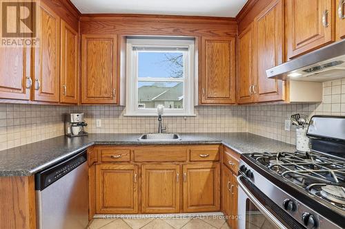 59 Oakley Crescent, Hamilton, ON - Indoor Photo Showing Kitchen