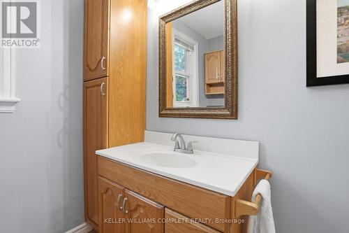 59 Oakley Crescent, Hamilton, ON - Indoor Photo Showing Bathroom