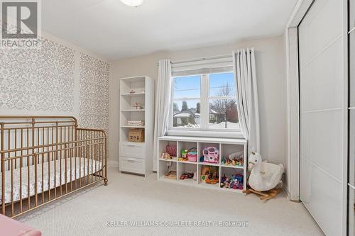 59 Oakley Crescent, Hamilton, ON - Indoor Photo Showing Bedroom