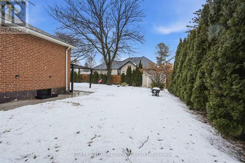 59 Oakley Crescent, Hamilton, ON - Outdoor