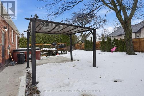 59 Oakley Crescent, Hamilton, ON - Outdoor