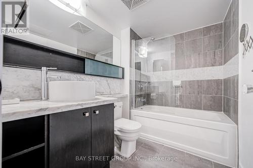 3716 - 11 Brunel Court, Toronto, ON - Indoor Photo Showing Bathroom