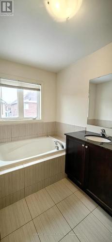 21 Chokecherry Crescent, Markham, ON - Indoor Photo Showing Bathroom