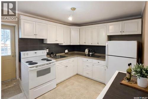 824 College Avenue, Regina, SK - Indoor Photo Showing Kitchen