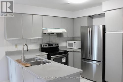 328 Port Royal Trail, Toronto, ON - Indoor Photo Showing Kitchen With Double Sink With Upgraded Kitchen