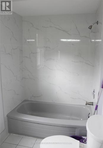 328 Port Royal Trail, Toronto, ON - Indoor Photo Showing Bathroom