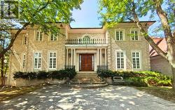 42 MARYVALE CRESCENT  Richmond Hill, ON L4C 6P8