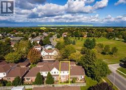 Conveniently located near the Queensway shopping and dining options, making daily errands and dining out a breeze. - 