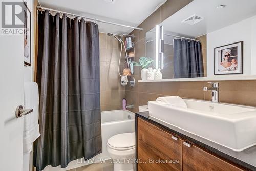 1009 - 72 Esther Shiner Boulevard, Toronto, ON - Indoor Photo Showing Bathroom