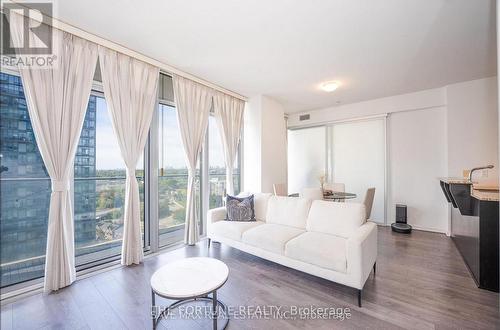 1712 - 103 The Queensway, Toronto, ON - Indoor Photo Showing Living Room