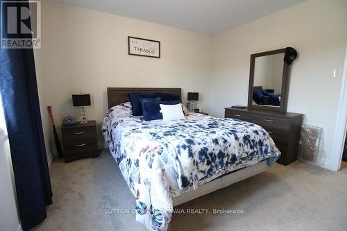 303 Rue De L Etang Street, Clarence-Rockland, ON - Indoor Photo Showing Bedroom