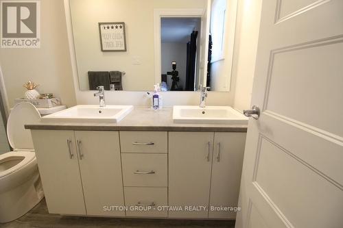 303 Rue De L Etang Street, Clarence-Rockland, ON - Indoor Photo Showing Bathroom