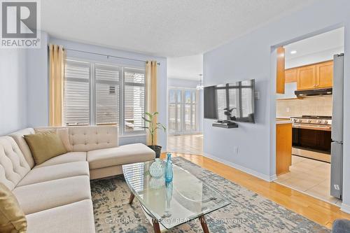 Living Room - 437 Claridge Drive, Ottawa, ON - Indoor Photo Showing Living Room