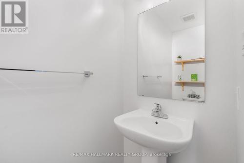 132 Turquoise Street, Clarence-Rockland, ON - Indoor Photo Showing Bathroom