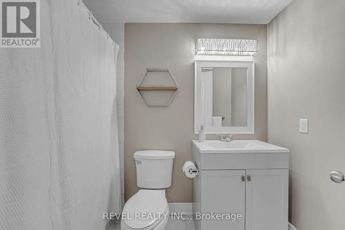 10 Barron Court, Clarington, ON - Indoor Photo Showing Bathroom