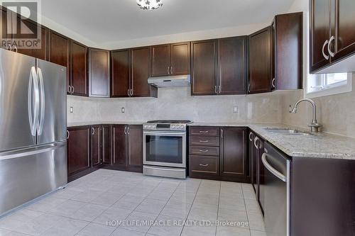 992 Green Street, Innisfil, ON - Indoor Photo Showing Kitchen With Stainless Steel Kitchen