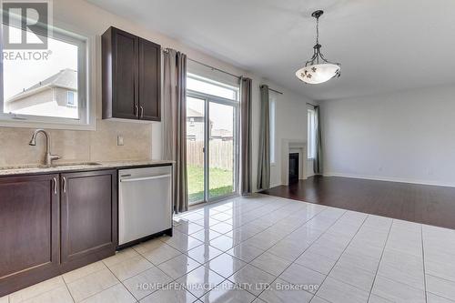 992 Green Street, Innisfil, ON - Indoor Photo Showing Kitchen