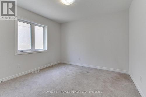 992 Green Street, Innisfil, ON - Indoor Photo Showing Other Room