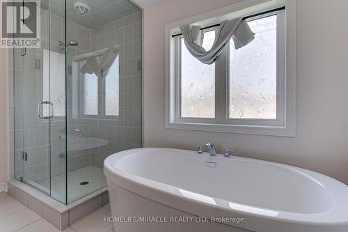 992 Green Street, Innisfil, ON - Indoor Photo Showing Bathroom