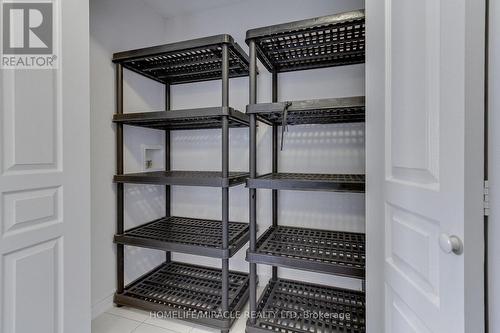 992 Green Street, Innisfil, ON - Indoor Photo Showing Other Room