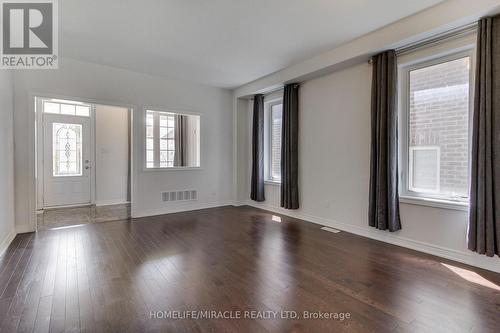 992 Green Street, Innisfil, ON - Indoor Photo Showing Other Room