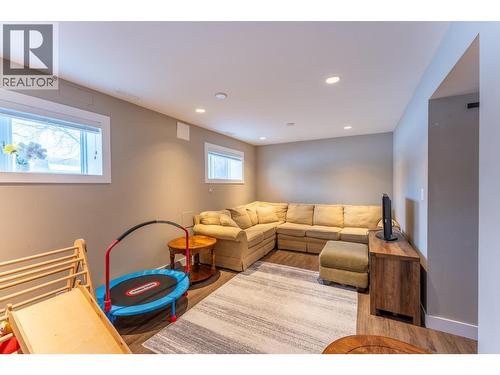 660 Pilot Street, Prince George, BC - Indoor