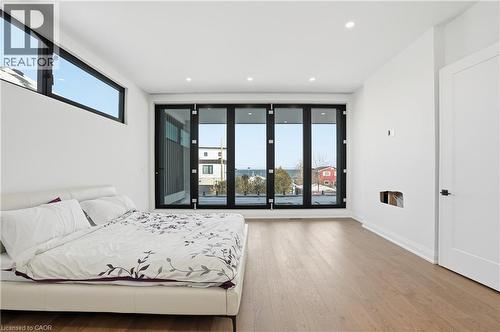 36 Windermere Road, Hamilton, ON - Indoor Photo Showing Bedroom