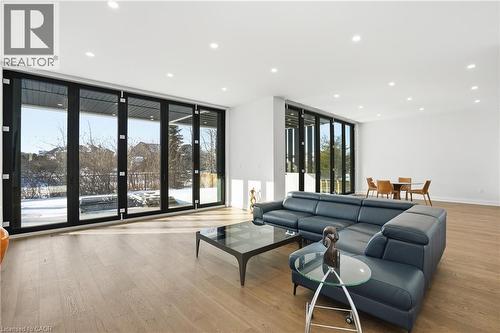 36 Windemere Road, Hamilton, ON - Indoor Photo Showing Living Room