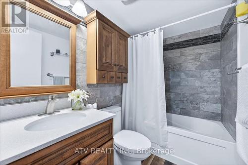 804 - 151 La Rose Avenue, Toronto, ON - Indoor Photo Showing Bathroom