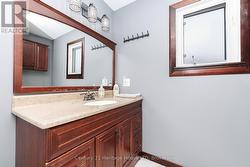 Main floor 3 pc bathroom - 