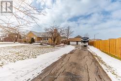 Ample Private Parking - 