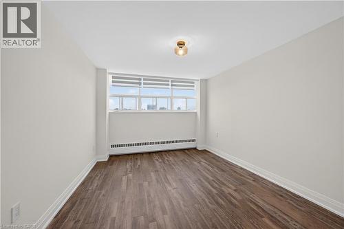 212 Kerr Street Unit# 702, Oakville, ON - Indoor Photo Showing Other Room