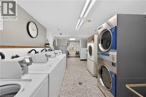 212 Kerr Street Unit# 702, Oakville, ON - Indoor Photo Showing Laundry Room