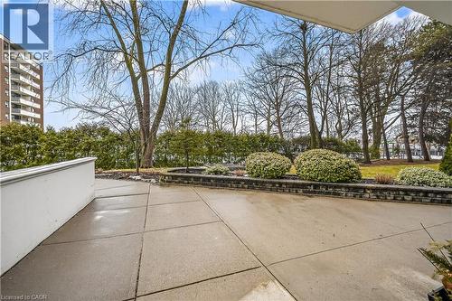 212 Kerr Street Unit# 702, Oakville, ON - Outdoor
